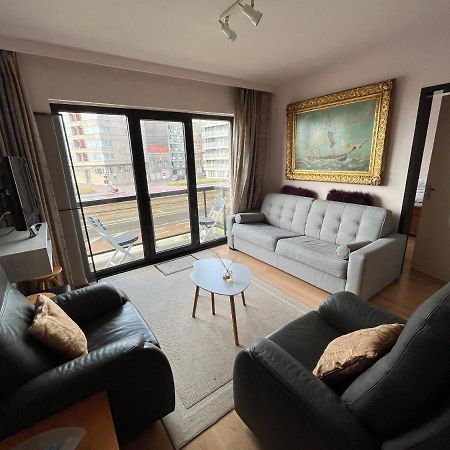 Frontaal Zeezicht In Appartement De Strandjutter Ostende Exteriér fotografie