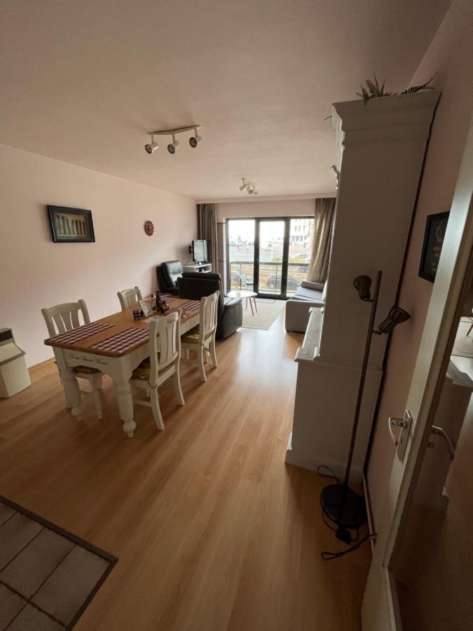 Frontaal Zeezicht In Appartement De Strandjutter Ostende Exteriér fotografie